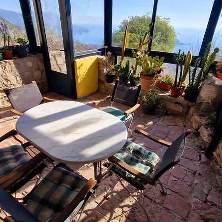 Steinhaus Mimi 1 Holiday home Budva